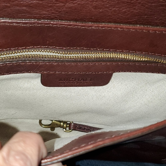 Michael Kors all leather shoulder bag - Picture 6 of 6